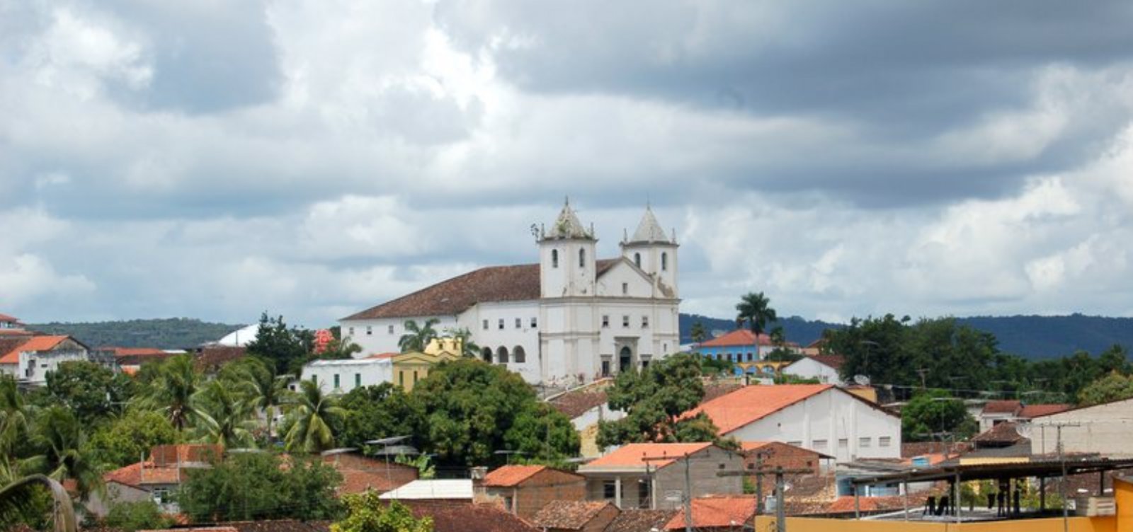 MPT investiga explosão em fábrica clandestina de fogos na Bahia