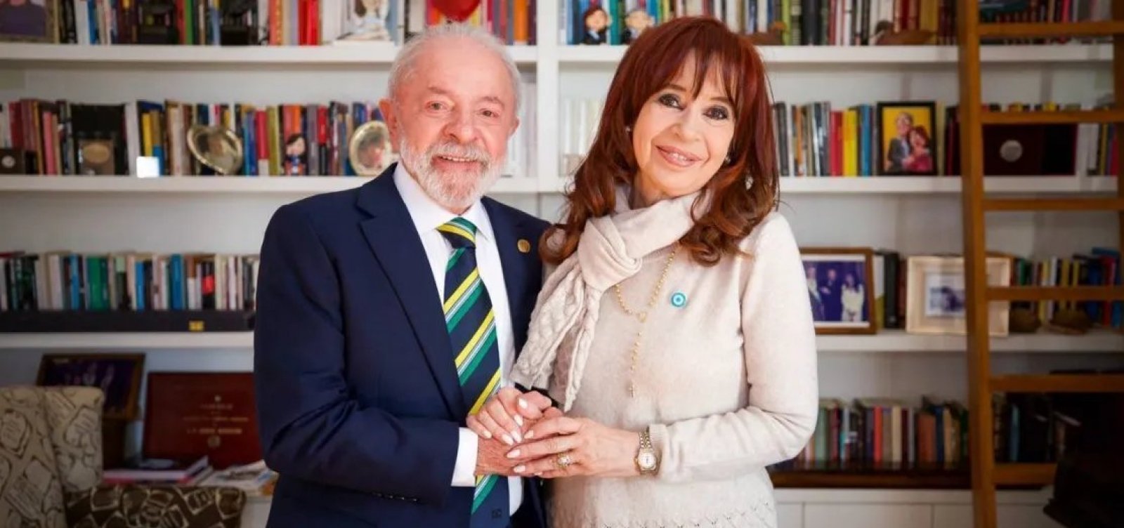 Lula chega para visitar Cristina Kirchner em prisão domiciliar