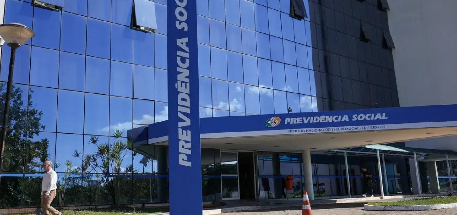 Toffoli homologa proposta da União para ressarcir beneficiários do INSS