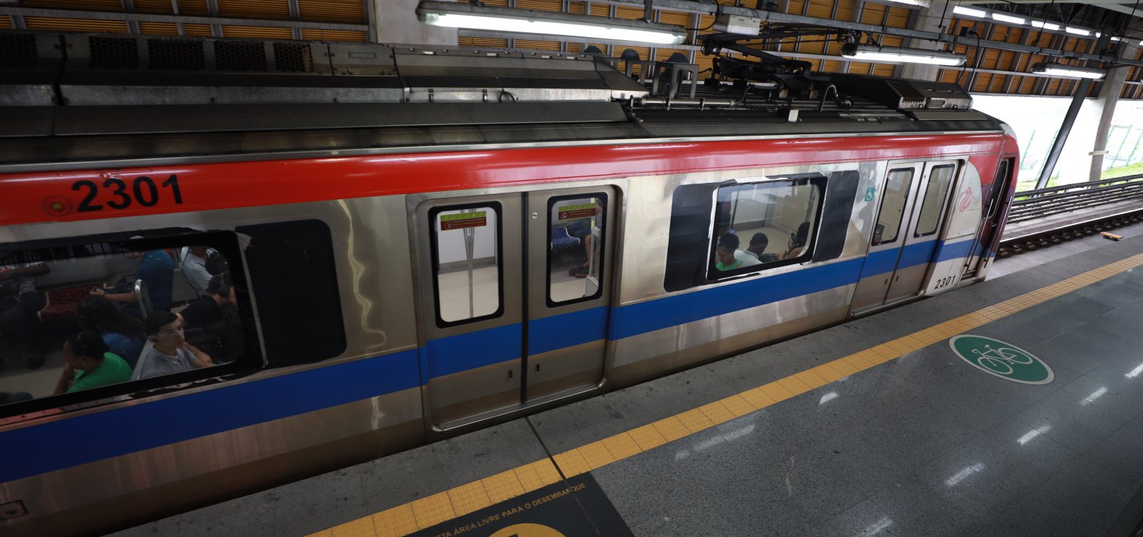 Acidentes no metrô de Salvador acendem alerta sobre riscos e distração nas plataformas