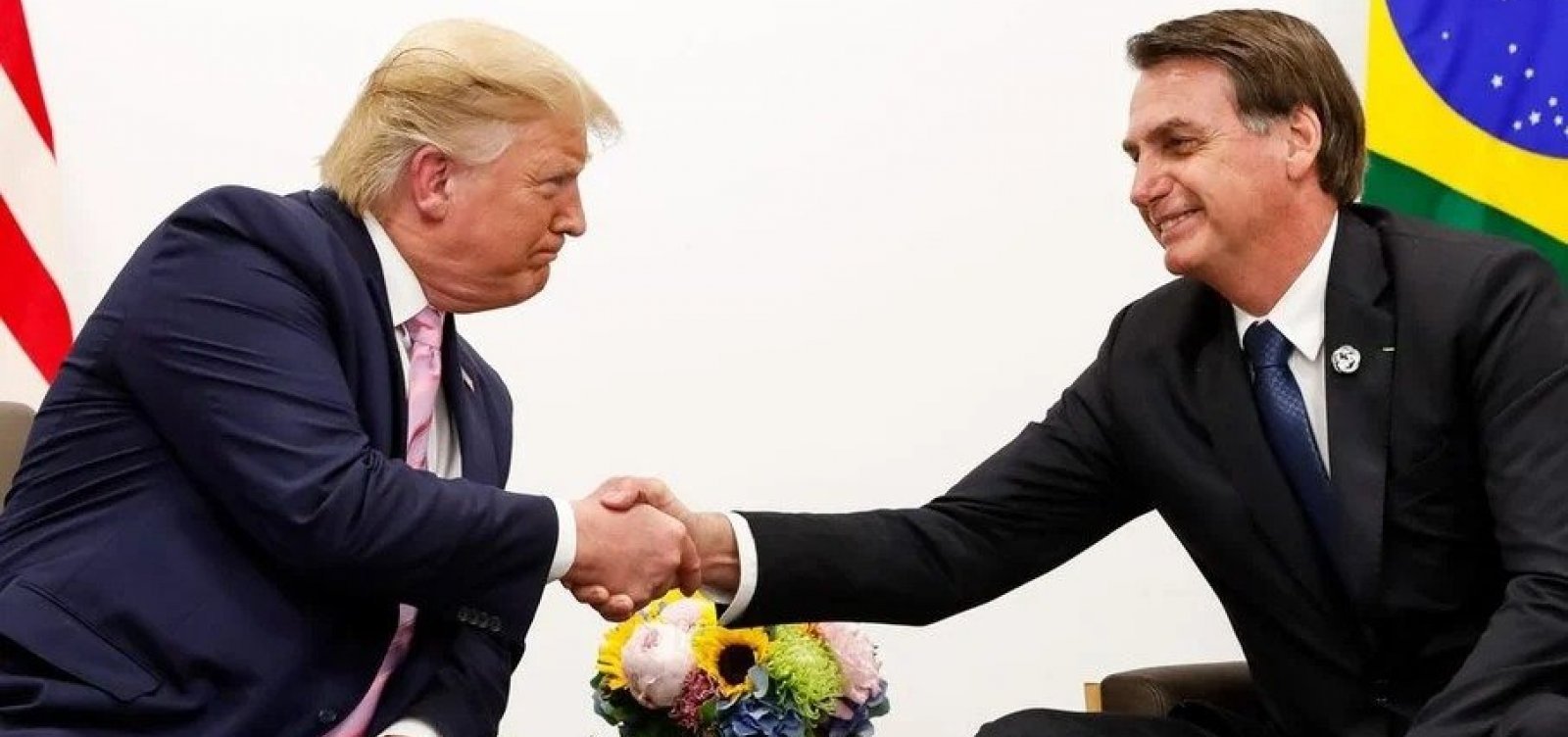 Trump faz postagem em defesa de Bolsonaro e diz que “não vai tolerar” ações dos brasileiros