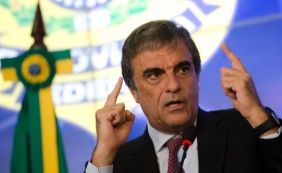 Mesmo com afastamento, Cardozo vai continuar na defesa de Dilma
