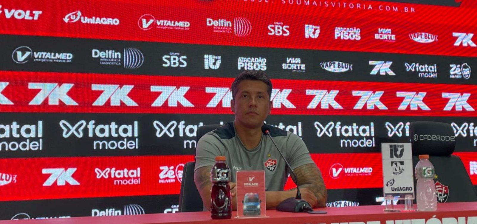 Carpini vê derrota como vexatória, mas não deixará o Vitória: "Chance zero"