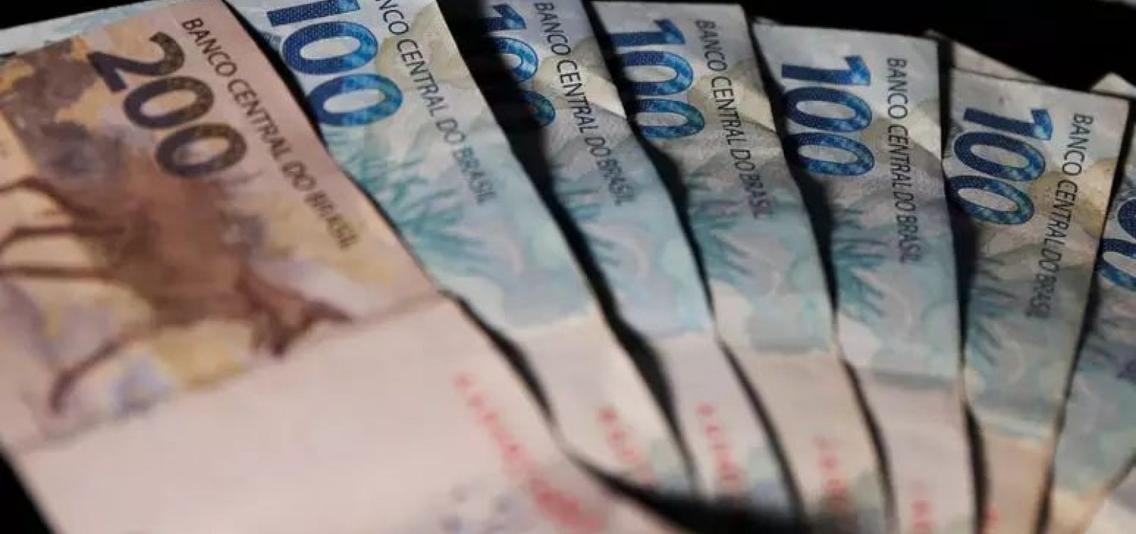 Governo prevê aumento no salário-mínimo para 2026; veja valor