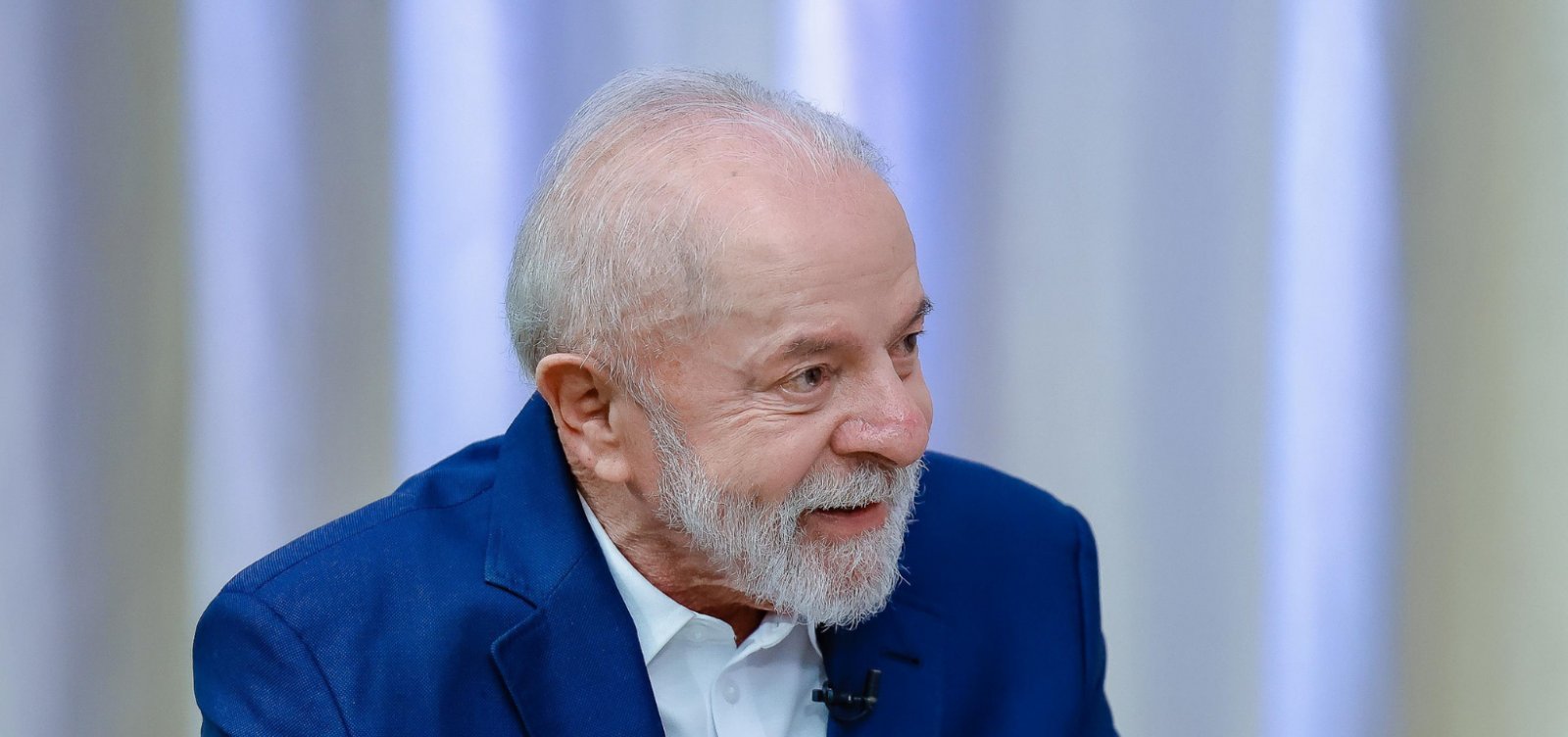 Lula se reúne com ministros no Planalto para discutir reação à tarifa de Trump ao Brasil