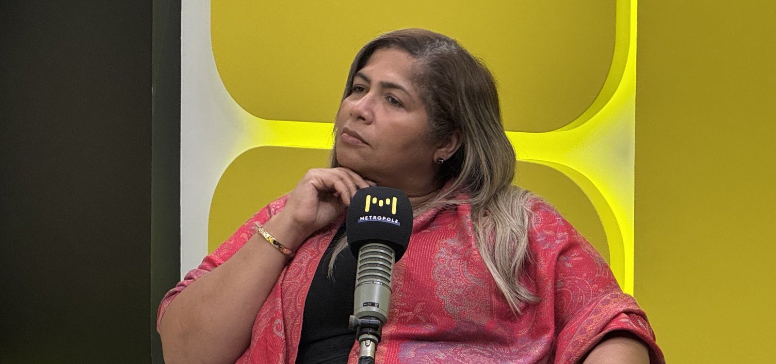 Nara Costa explica saída do Arrocha e comenta polêmica envolvendo Cláudia Leitte: "ou segue a Cristo ou não segue"