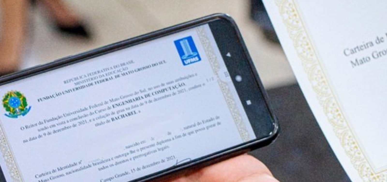 Diplomas universitários vinculados ao MEC passam a ser gerados apenas em formato digital