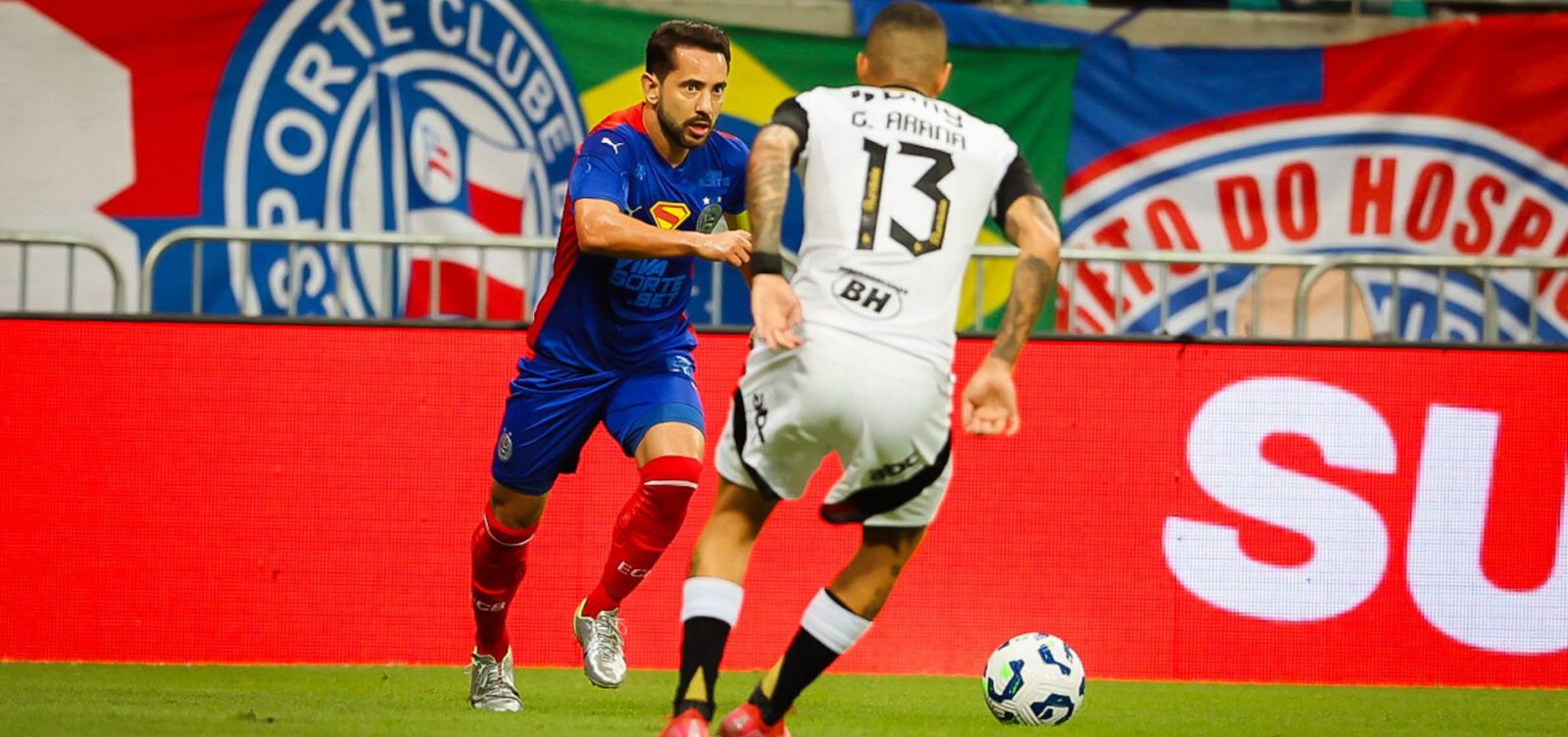 No apagar das luzes, Bahia vence o Atlético-MG e entra no G-4 do Brasileirão