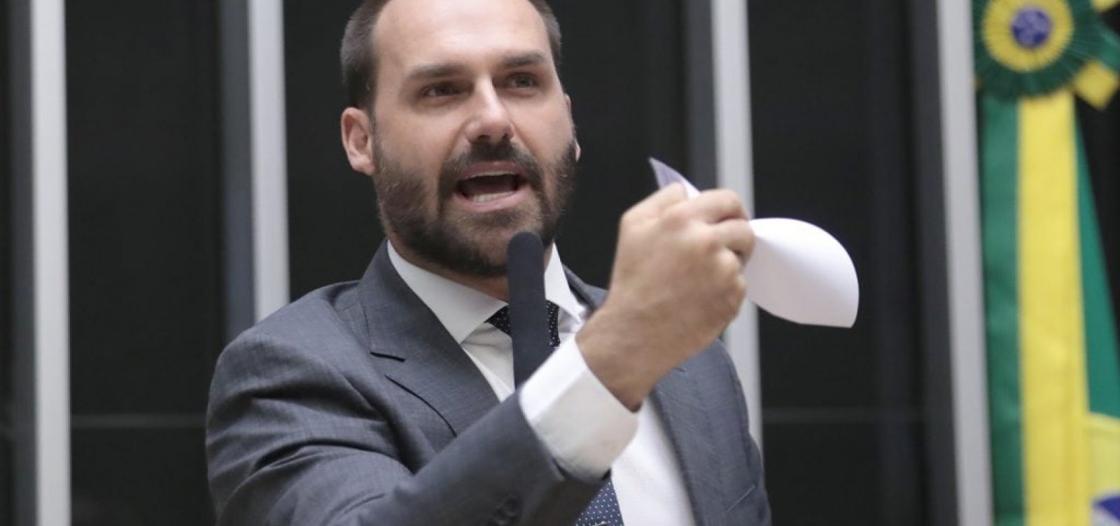 Eduardo Bolsonaro diz que pode renunciar ao mandato e prolongar “exílio” nos EUA