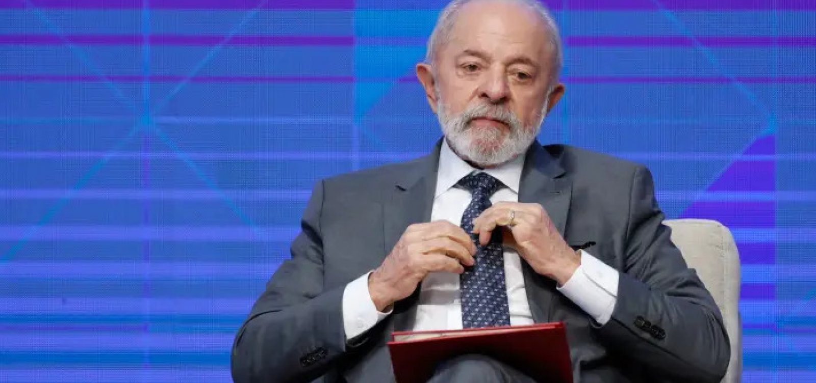 Brasil avalia quebrar patentes para retaliar tarifaço de Trump