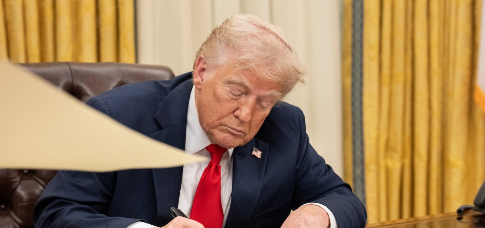 "Queremos que o dinheiro entre nos EUA", diz Trump ao justificar tarifa de 50% contra o Brasil