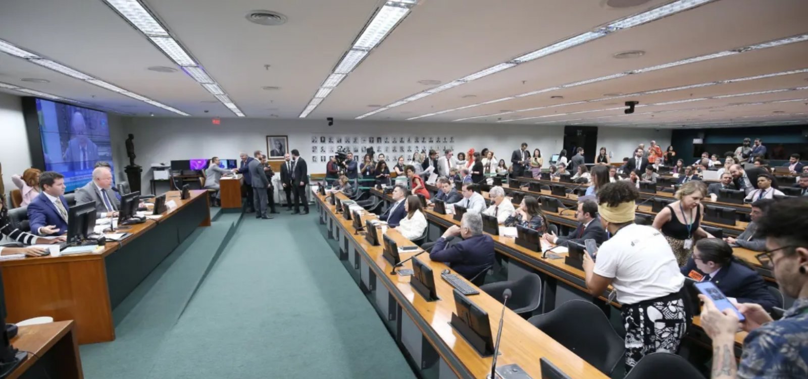 CCJ da Câmara aprova PEC da Segurança Pública com mudanças no texto original