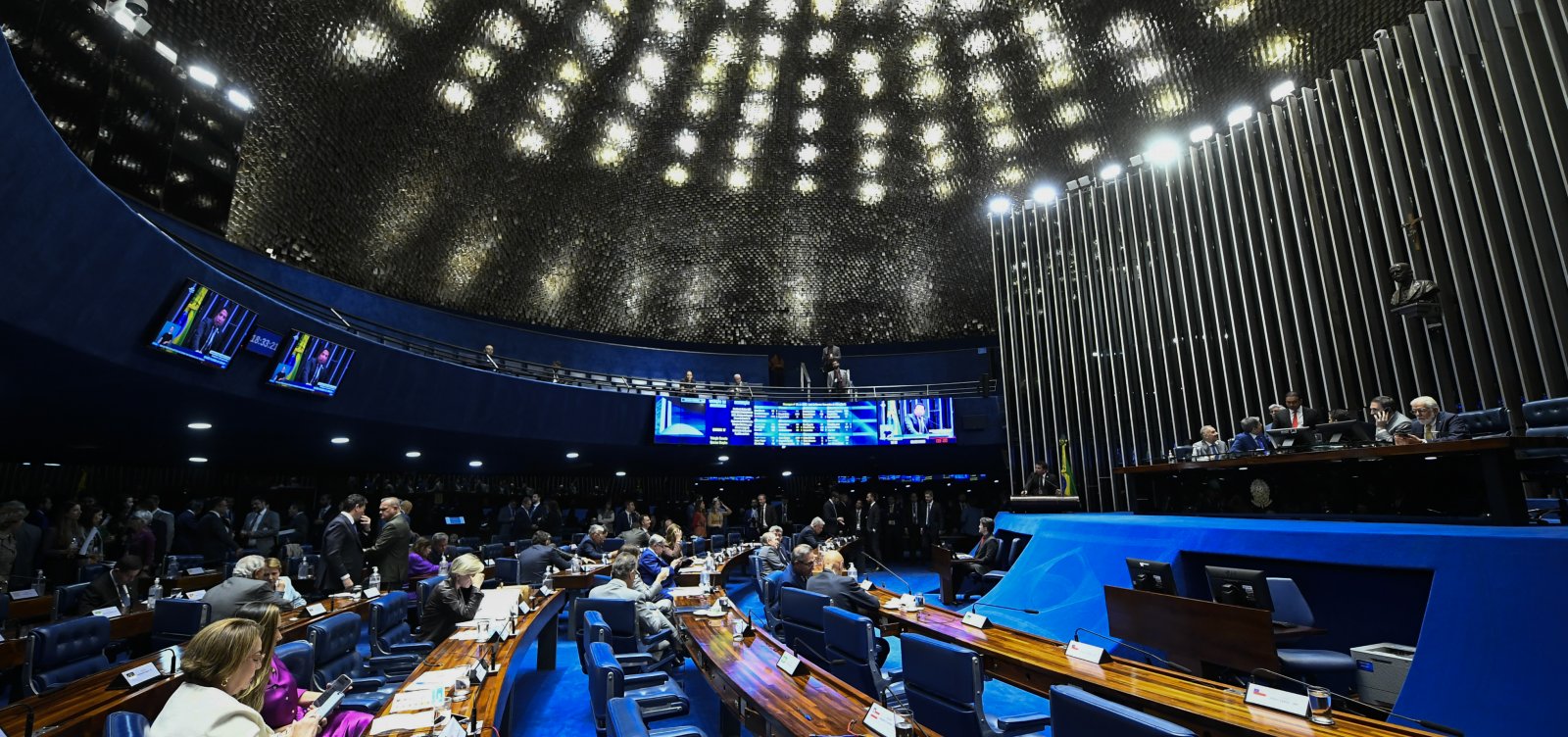 Encarregado de negócios dos EUA abre diálogo com parlamentares e combina encontro com Motta e Alcolumbre