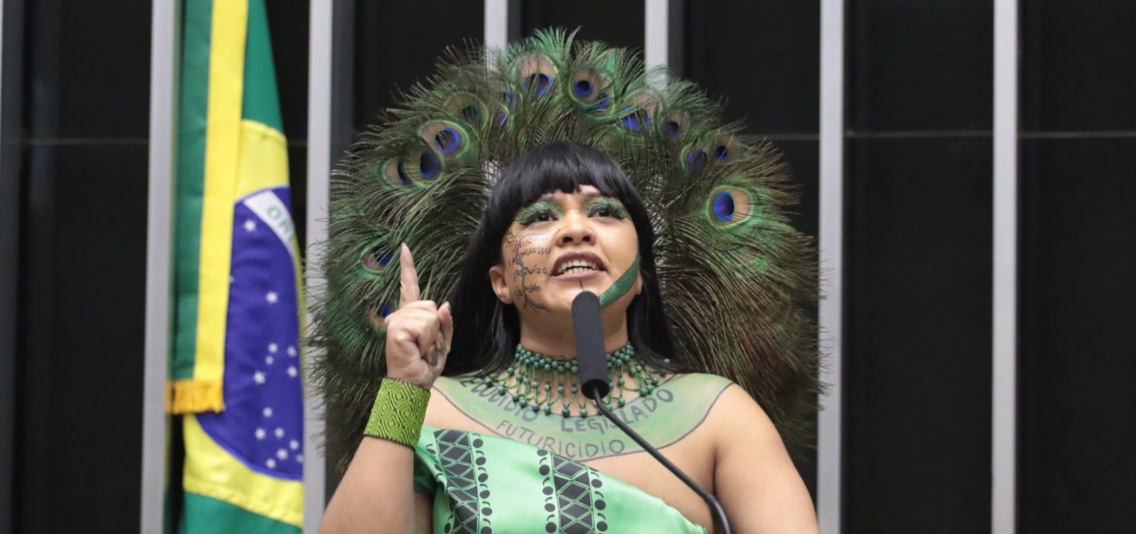 Célia Xakriabá vai ao MPF e Conselho de Ética contra Kim Kataguiri