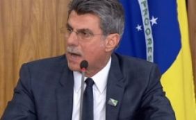 Ministro do Planejamento anuncia corte de 4 mil cargos comissionados no governo