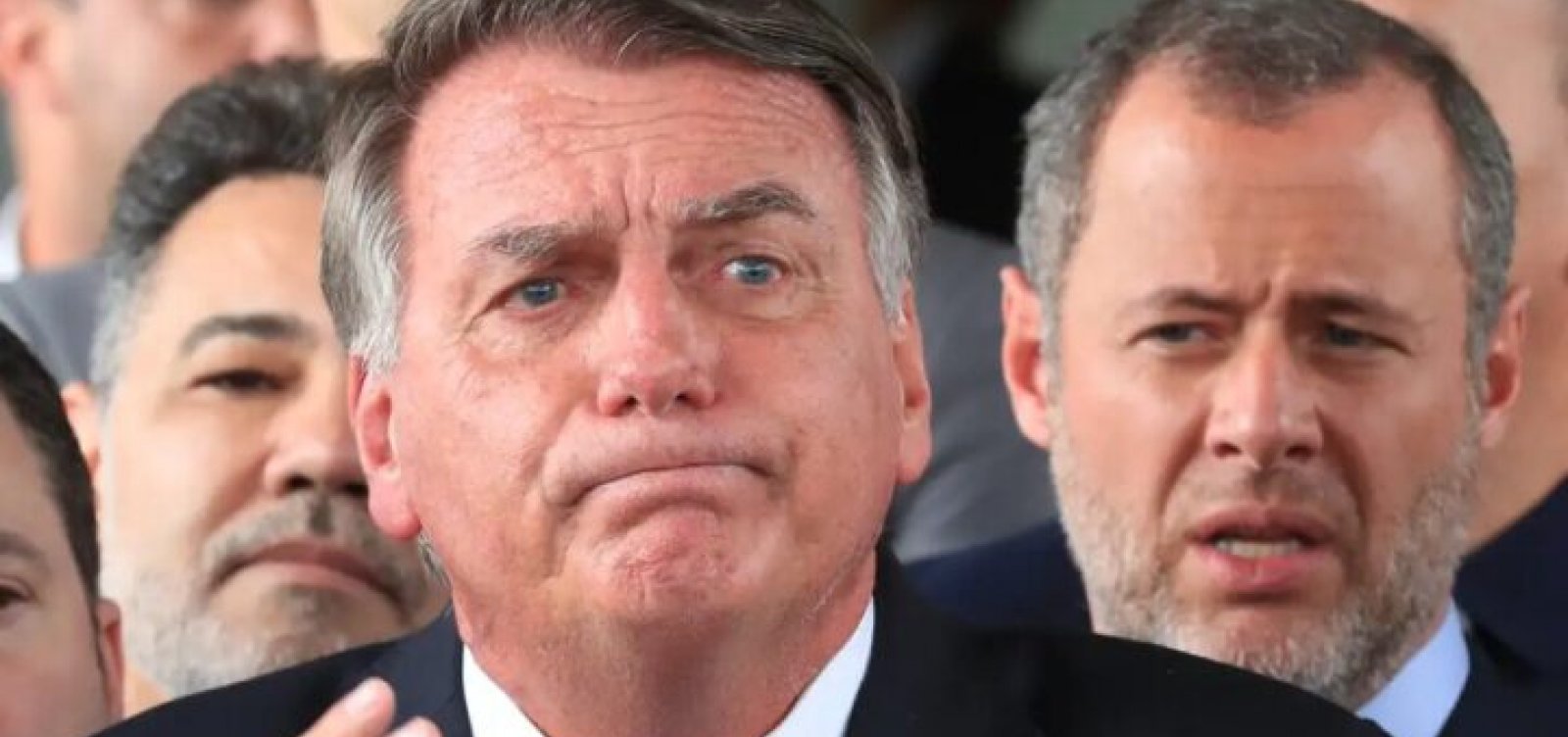 PF encontra pen drive escondido em banheiro da casa de Bolsonaro