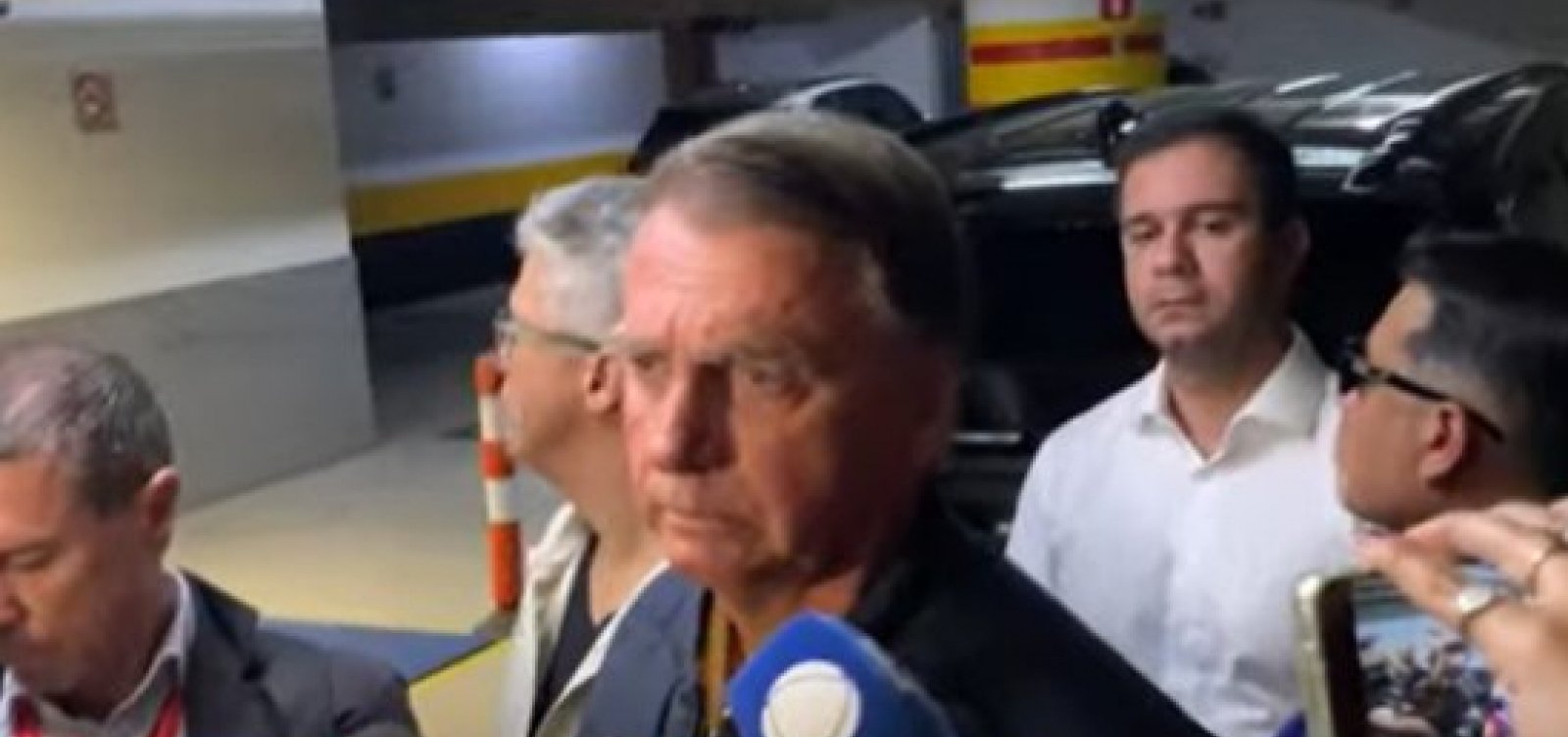 Bolsonaro afirma que Eduardo não retornará ao Brasil: “vai ser preso se voltar”