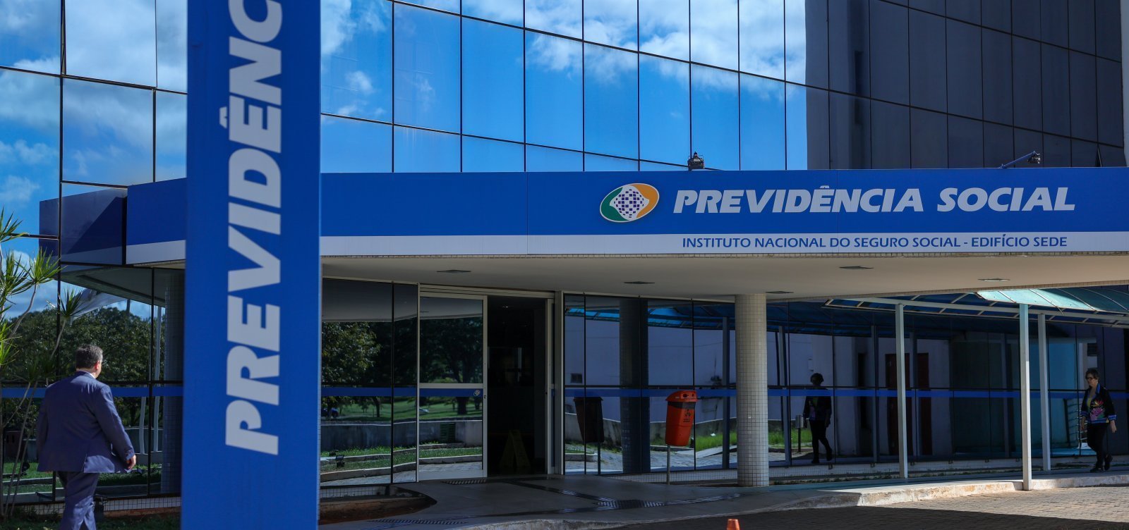 Oito réus são condenados por fraudar o INSS em R$ 117 milhões