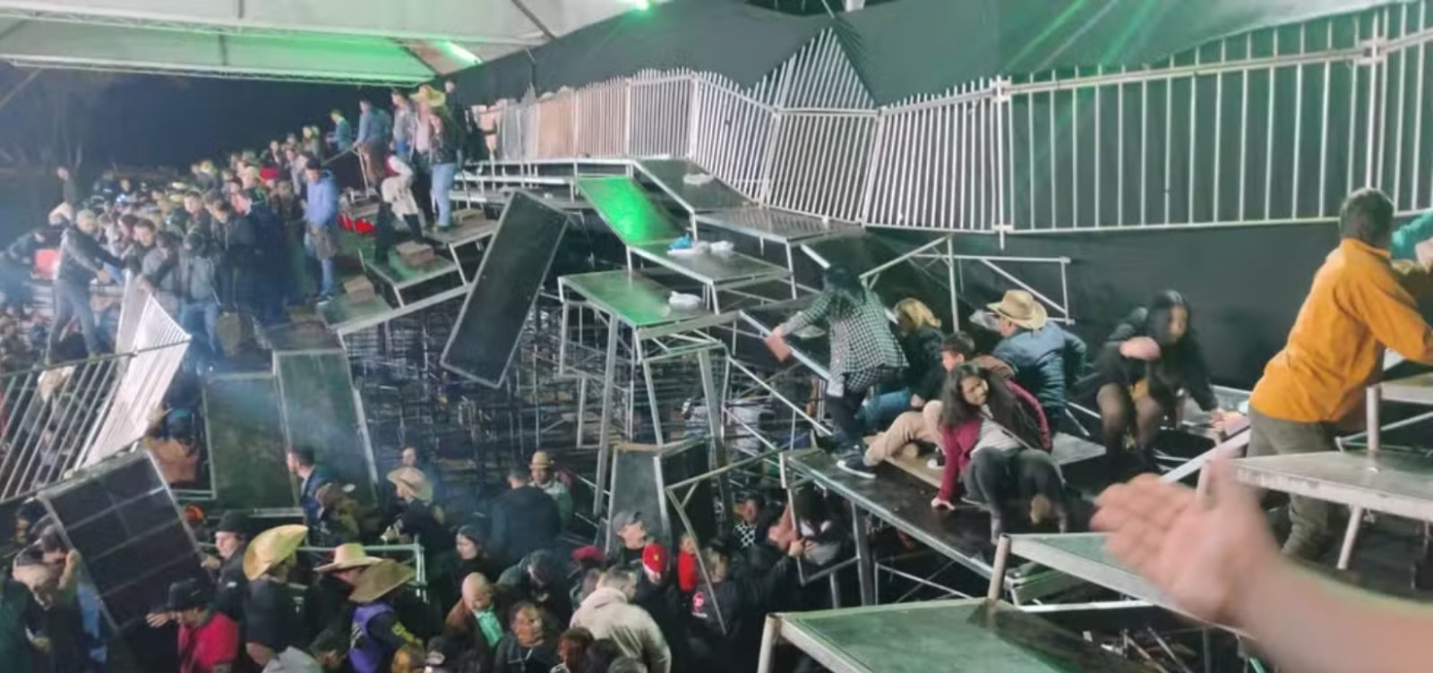 Arquibancada desaba durante evento sertanejo em SP e deixa 60 feridos
