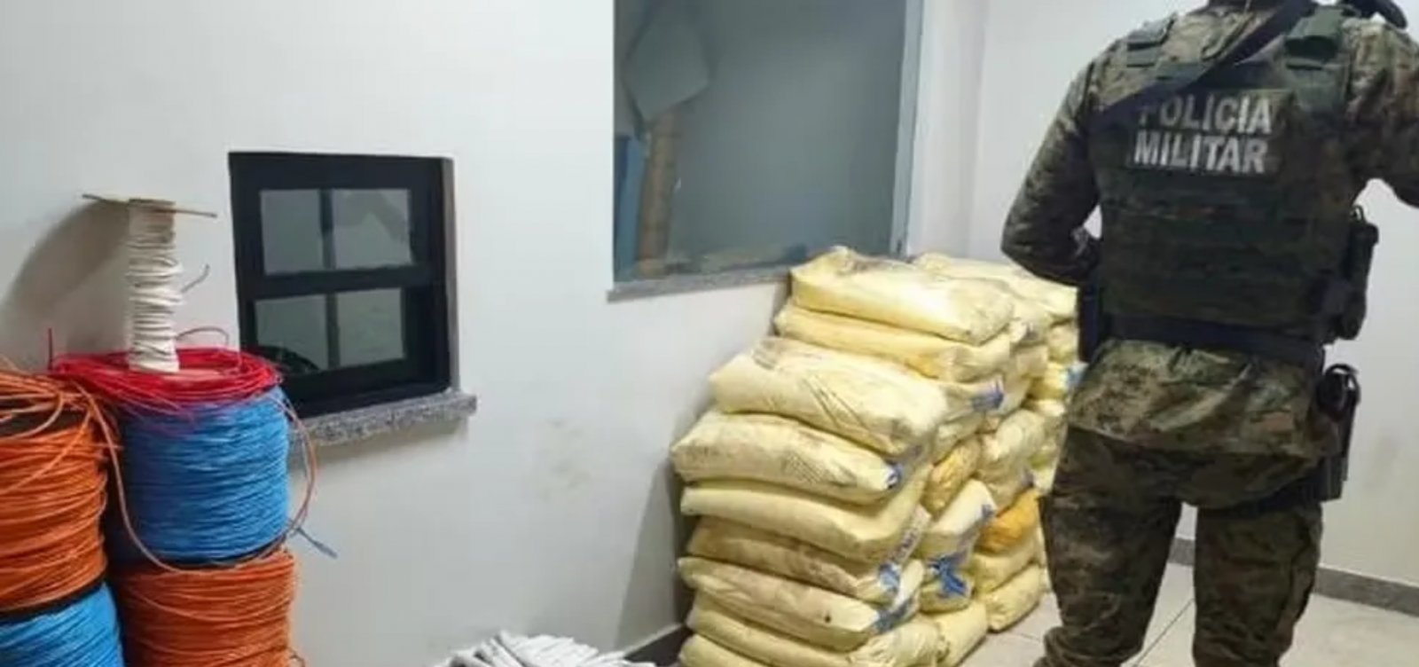 Polícia apreende quase uma tonelada de explosivos em depósito clandestino na Bahia