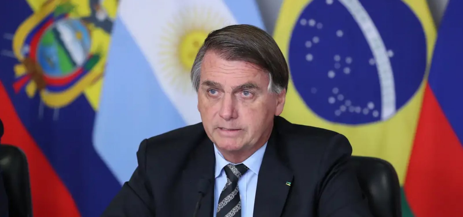 Pen drive encontrado na casa de Bolsonaro não tem dados úteis para inquérito, aponta PF 
