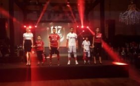 Vitória apresenta novos uniformes da temporada 2016; confira