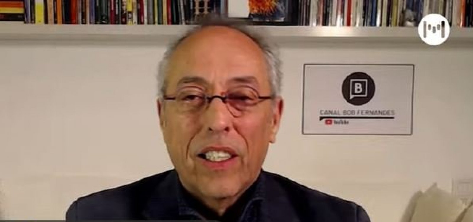 Bob Fernandes expõe contradição no patriotismo da extrema-direita: “Homenageiam quem ataca o Brasil”