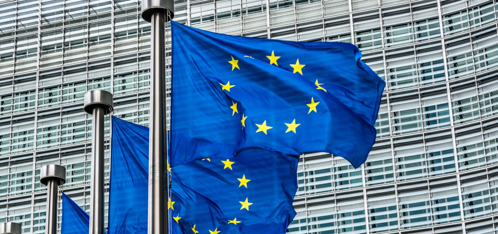 União Europeia aprova possíveis contratarifas sobre 93 bi de euros em produtos dos EUA