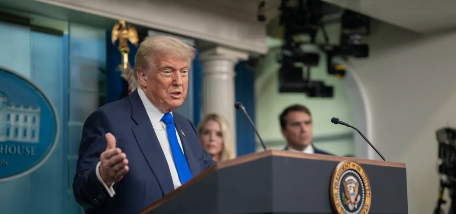 Trump diz que taxa de 50% é para países que “não têm se dado bem” com os EUA