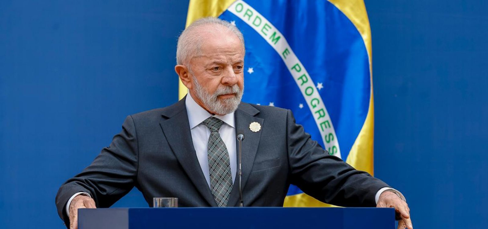 Trump foi induzido a crer em mentira de perseguição a Bolsonaro, declara Lula