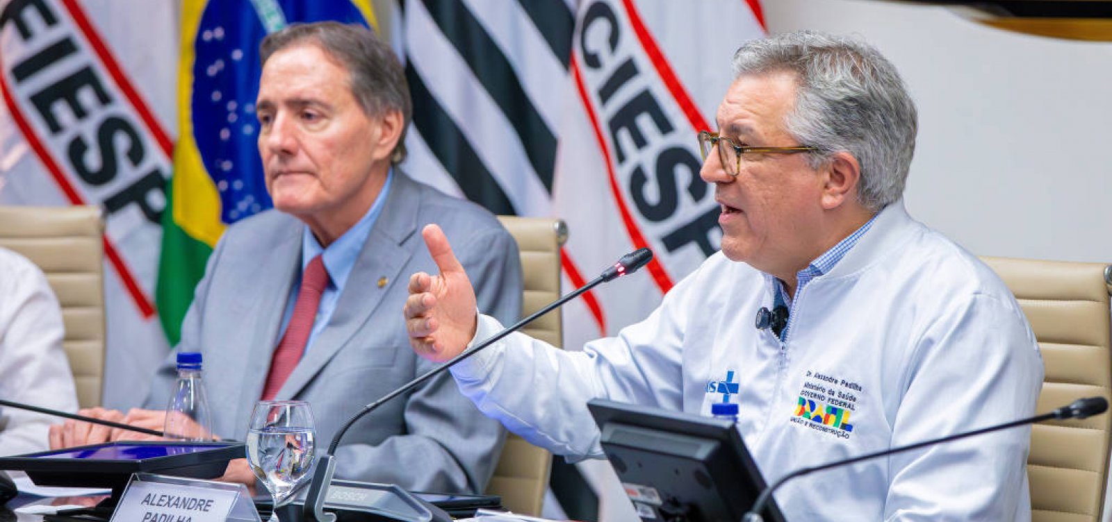 "Saúde está acostumada com roubos de Trump", diz Padilha
