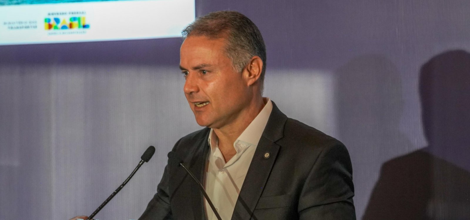 Moeda é confiança, não imposição, diz ministro Renan Filho sobre dólar