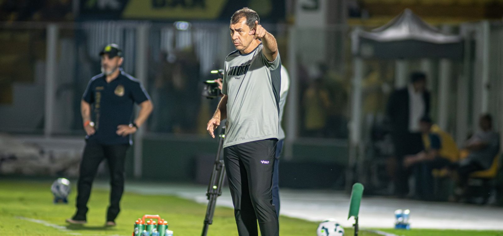 Carille avalia o Vitória após empate com o Mirassol: "Está no caminho certo"