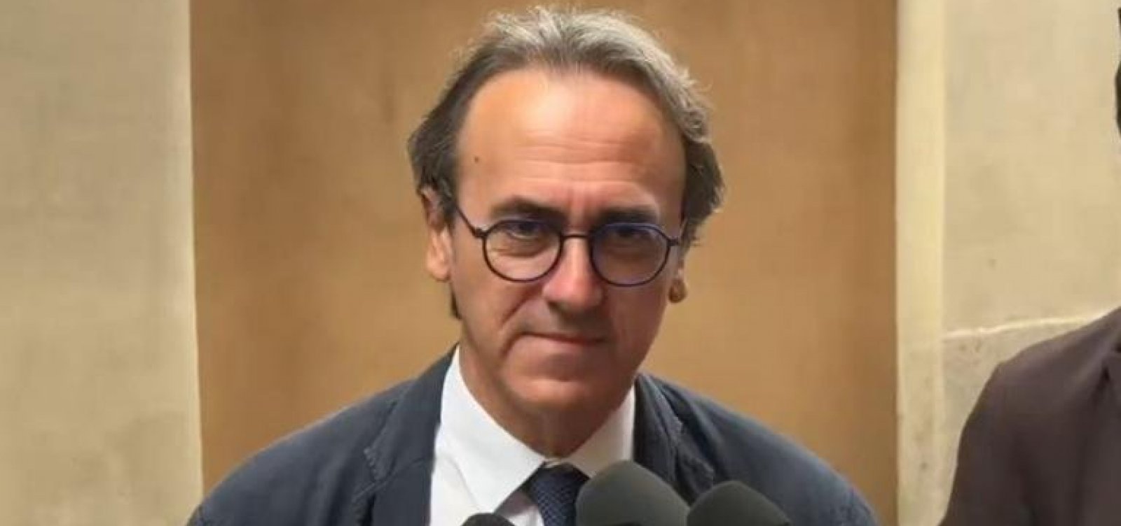 Deputado que entregou Zambelli foi contra concessão de cidadania italiana a Bolsonaro