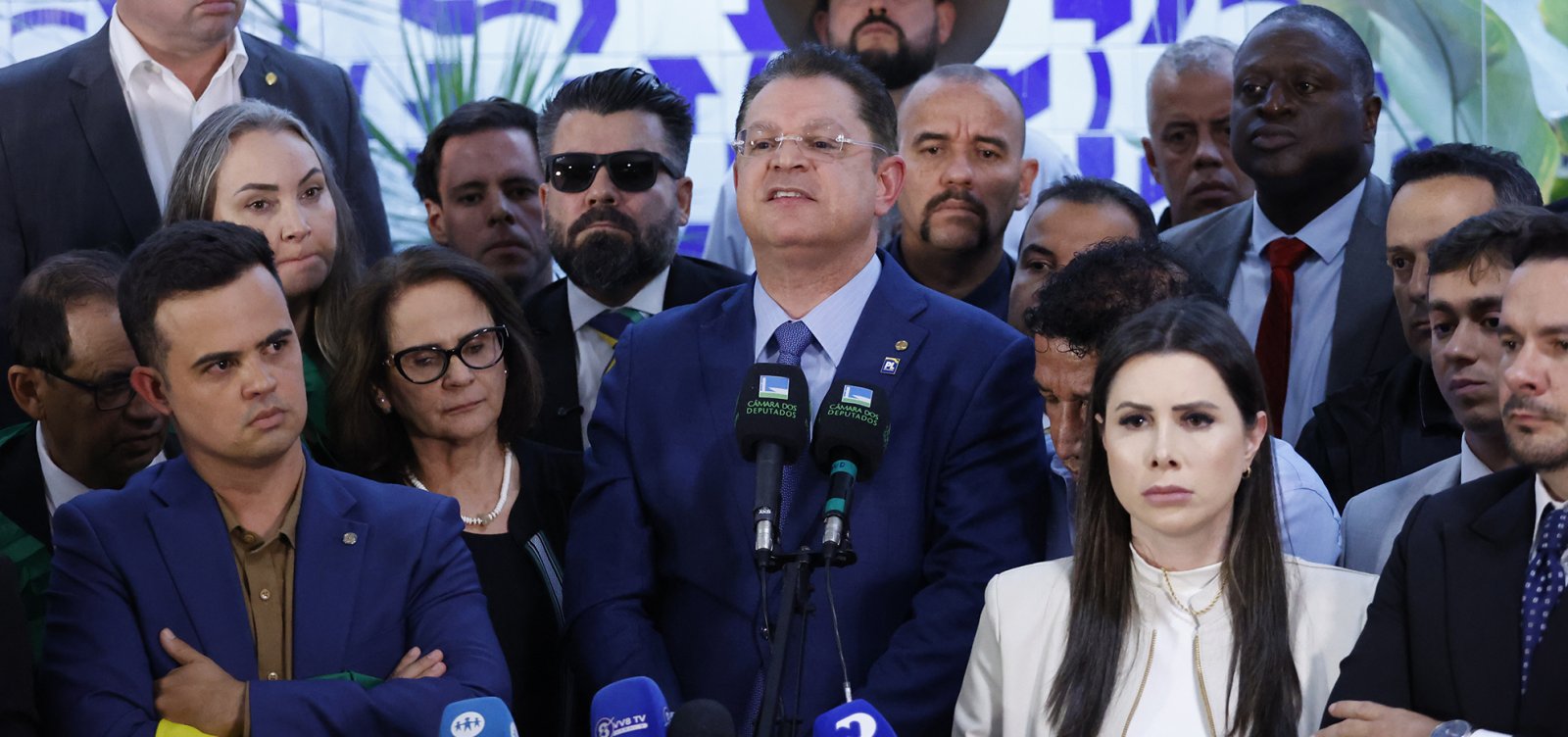 Líder do PL diz que enviará pedido a Meloni para que Zambelli não seja extraditada