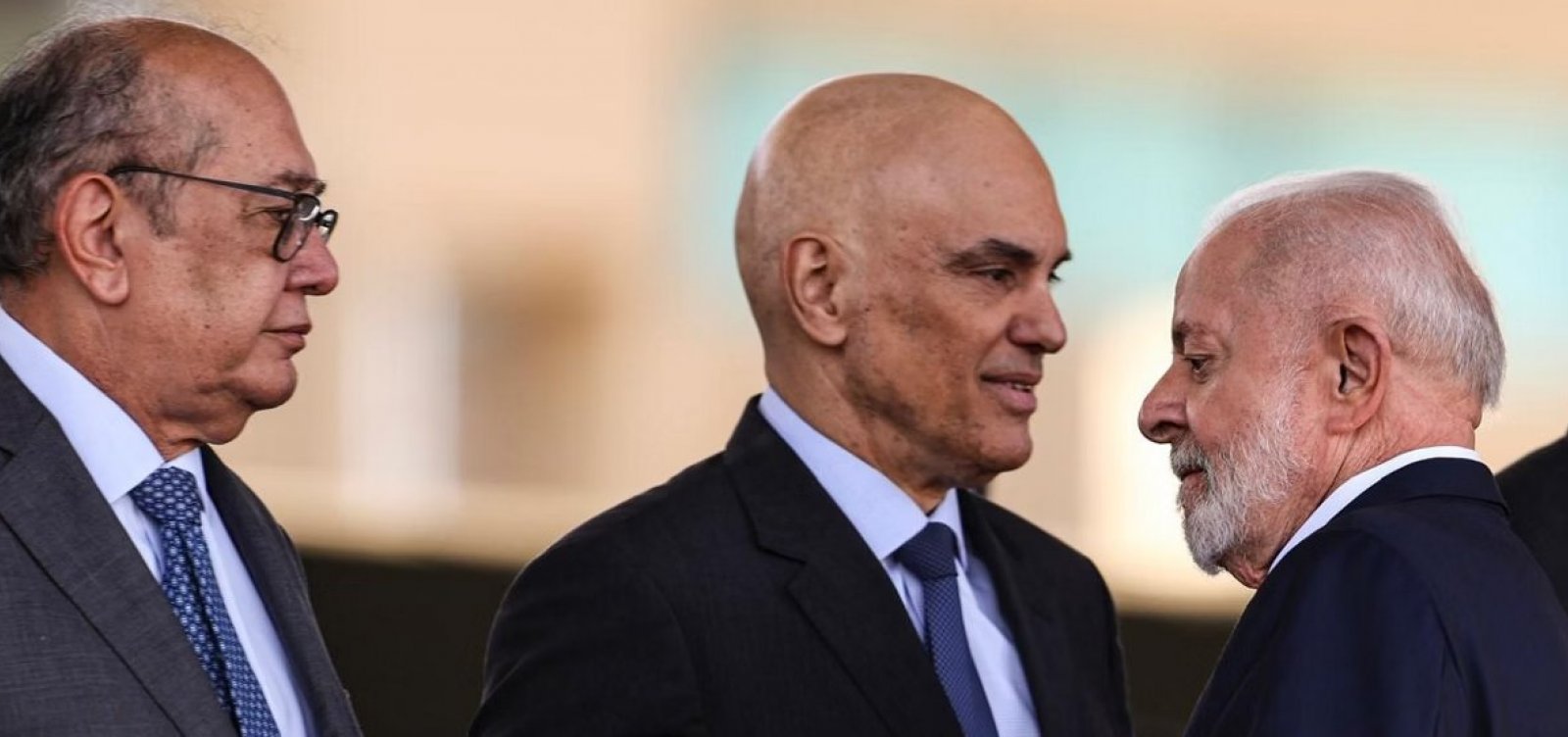 Após sanções dos EUA contra Moraes, Lula convida ministros do STF para jantar no palácio da Alvorada