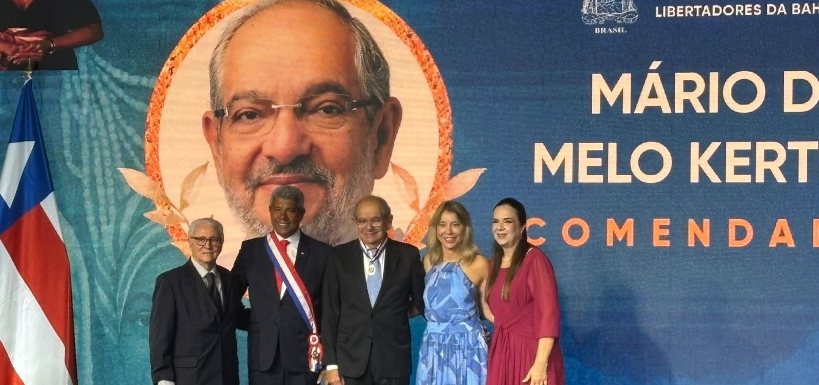 “Com tiranos não combinam”: MK recebe Medalha 2 de Julho e defende soberania do Brasil