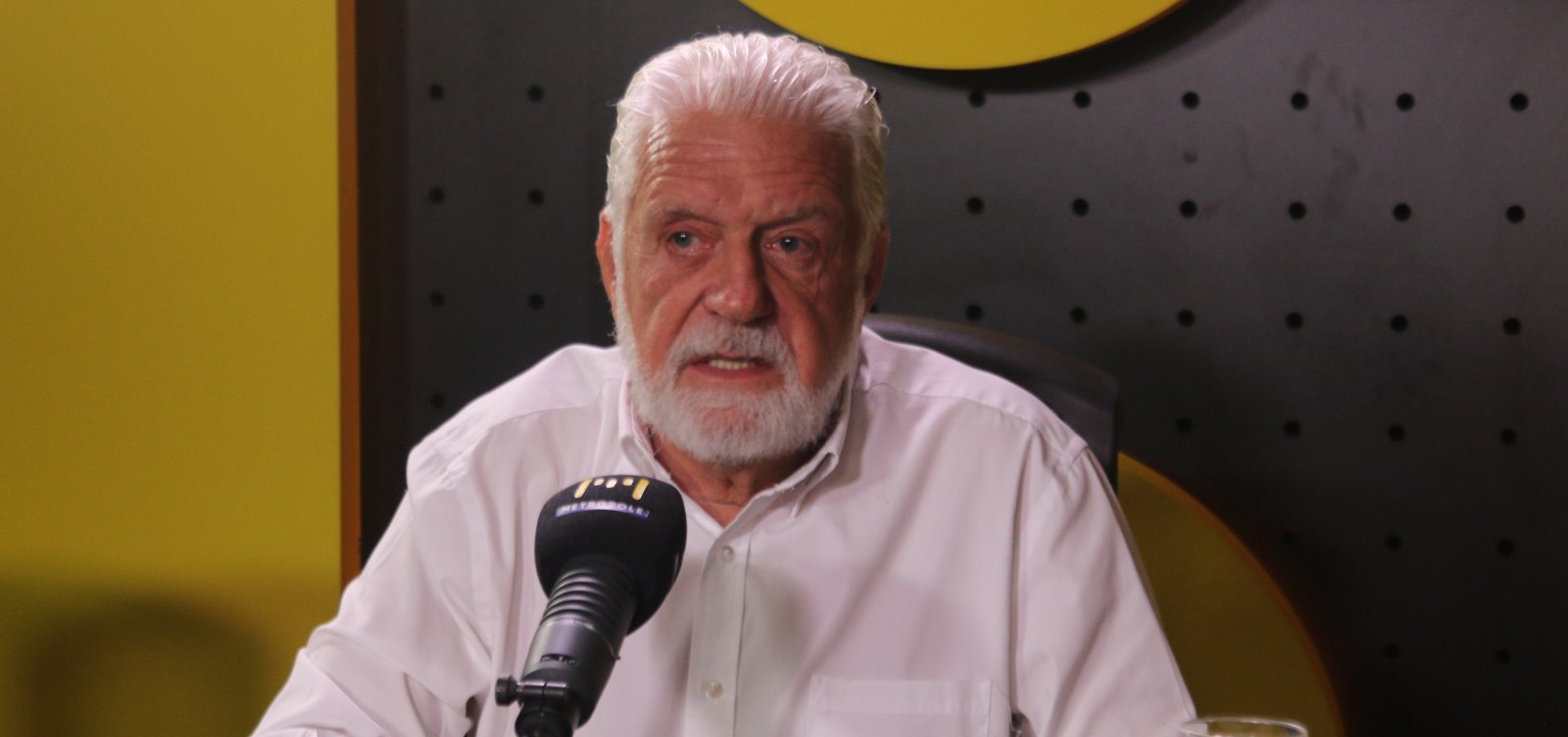 Wagner defende que Eduardo Bolsonaro seja declarado persona non grata: "isso não é papel de homem"