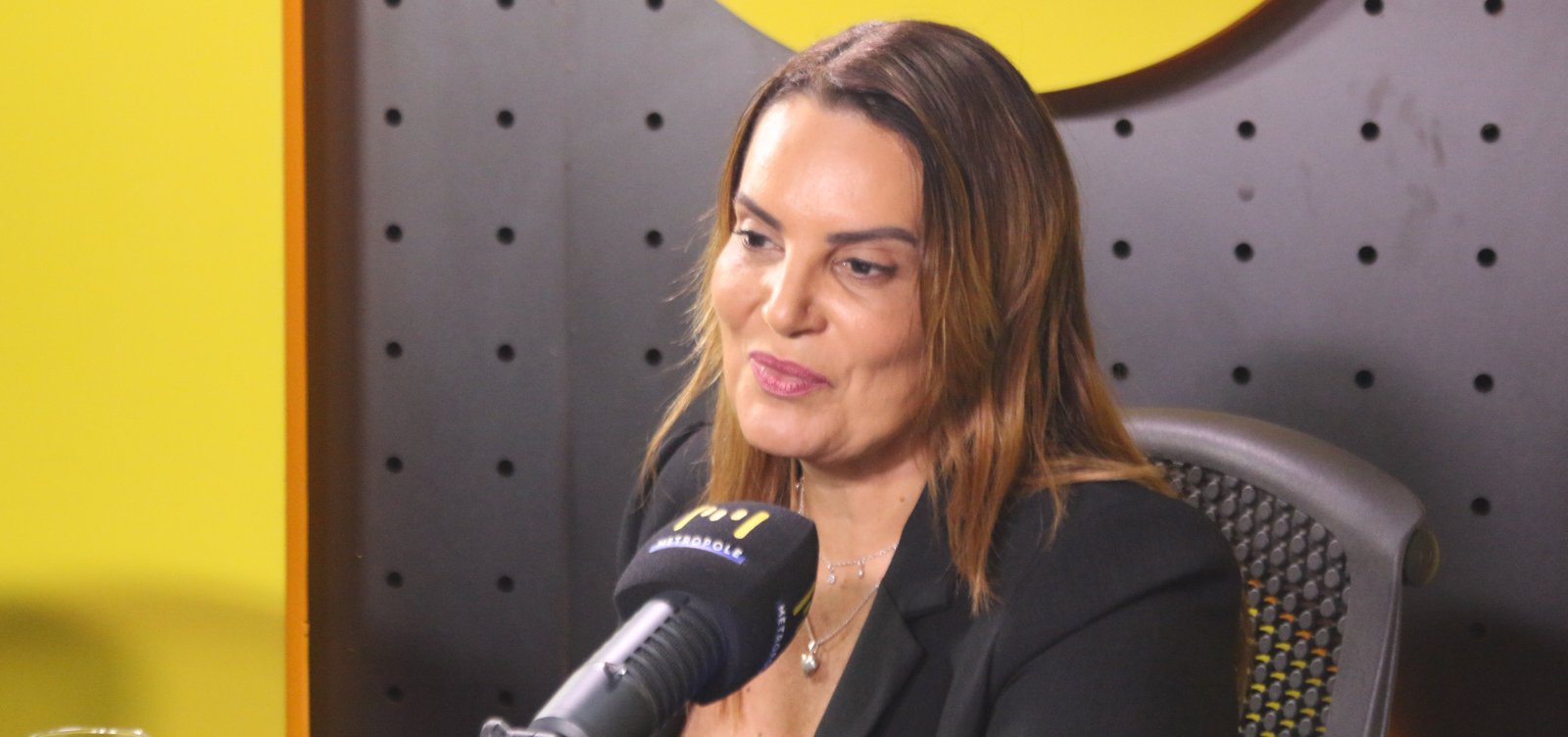 Prefeita de Vitória da Conquista prevê prejuízos com tarifa dos EUA e critica família Bolsonaro