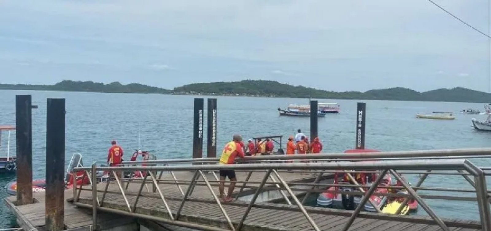 Saveiro à deriva é resgatado próximo à Ilha de Madre de Deus