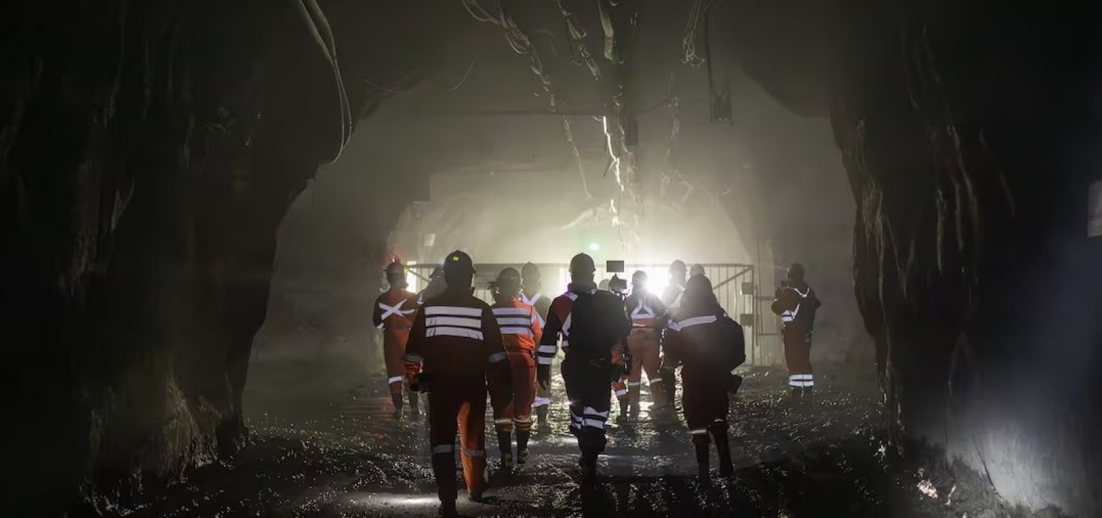 Equipe avança no resgate de mineiros desaparecidos após desabamento no Chile 