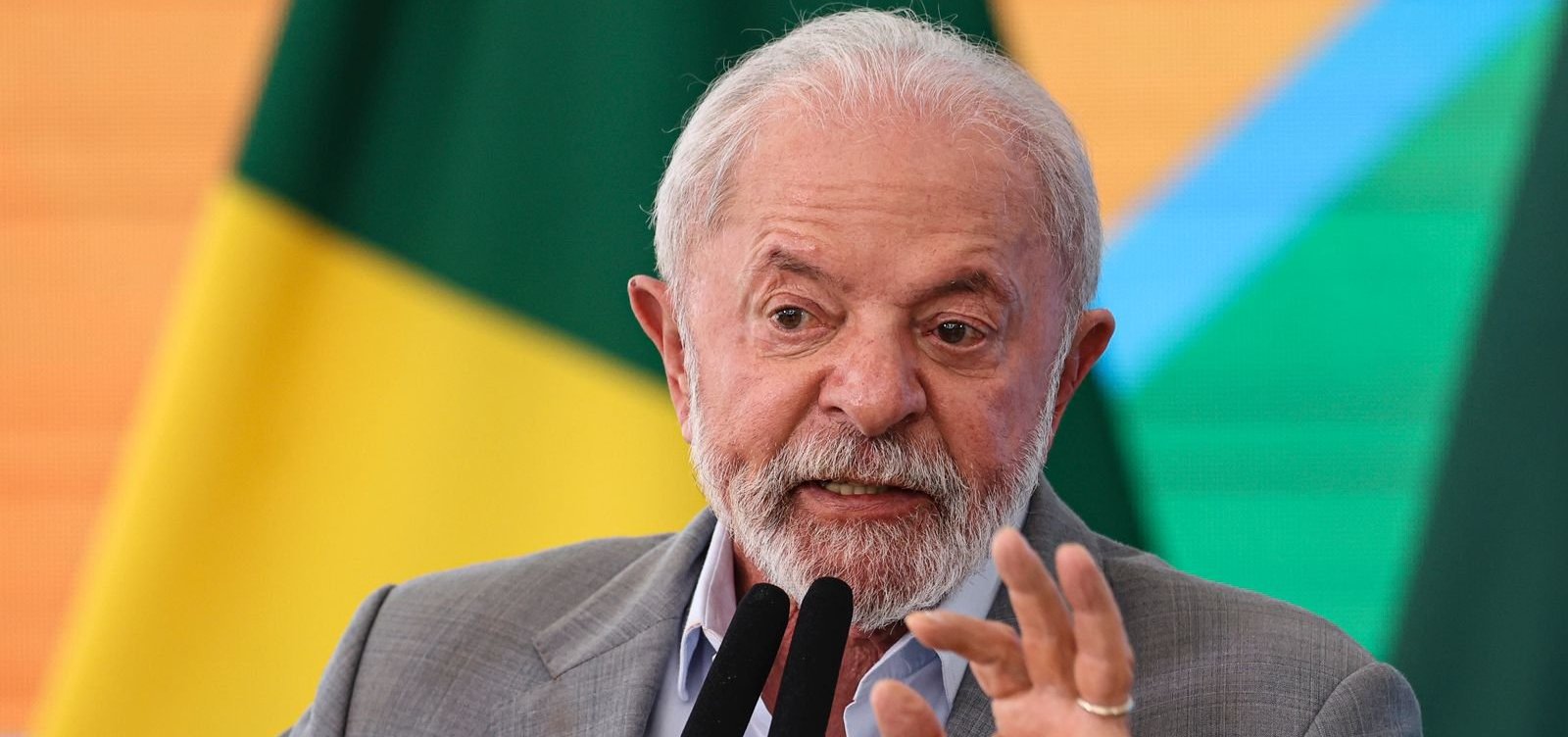 Lula diz que briga com governo americano exige limite: "Temos que falar o necessário"