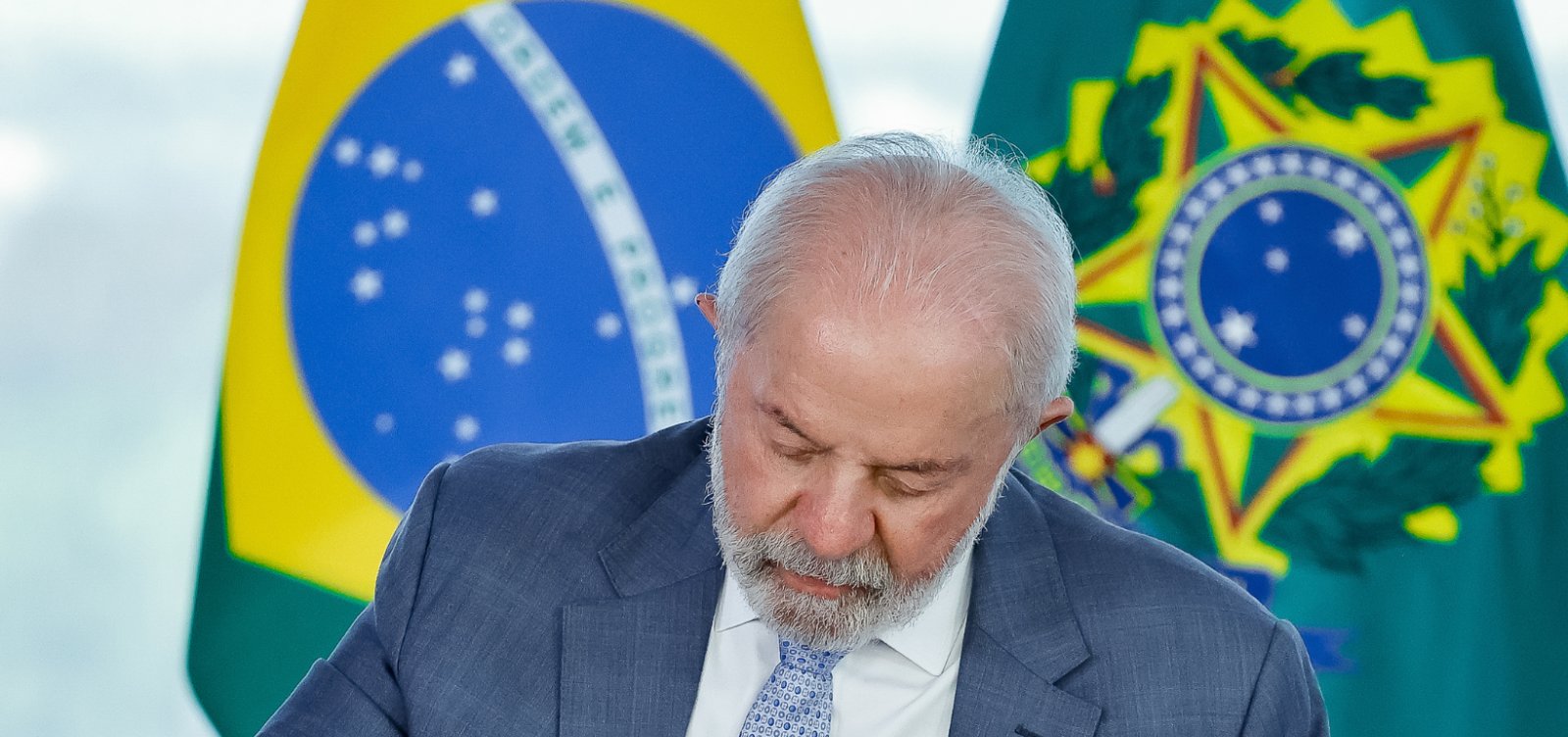 Lula evita comentar prisão domiciliar de Bolsonaro: “Quero falar do país” -  Metro 1