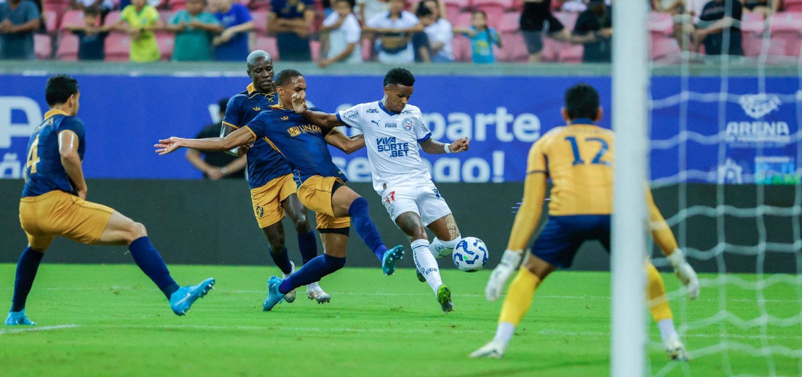Bahia empata com o Retrô e carimba a vaga nas quartas da Copa do Brasil