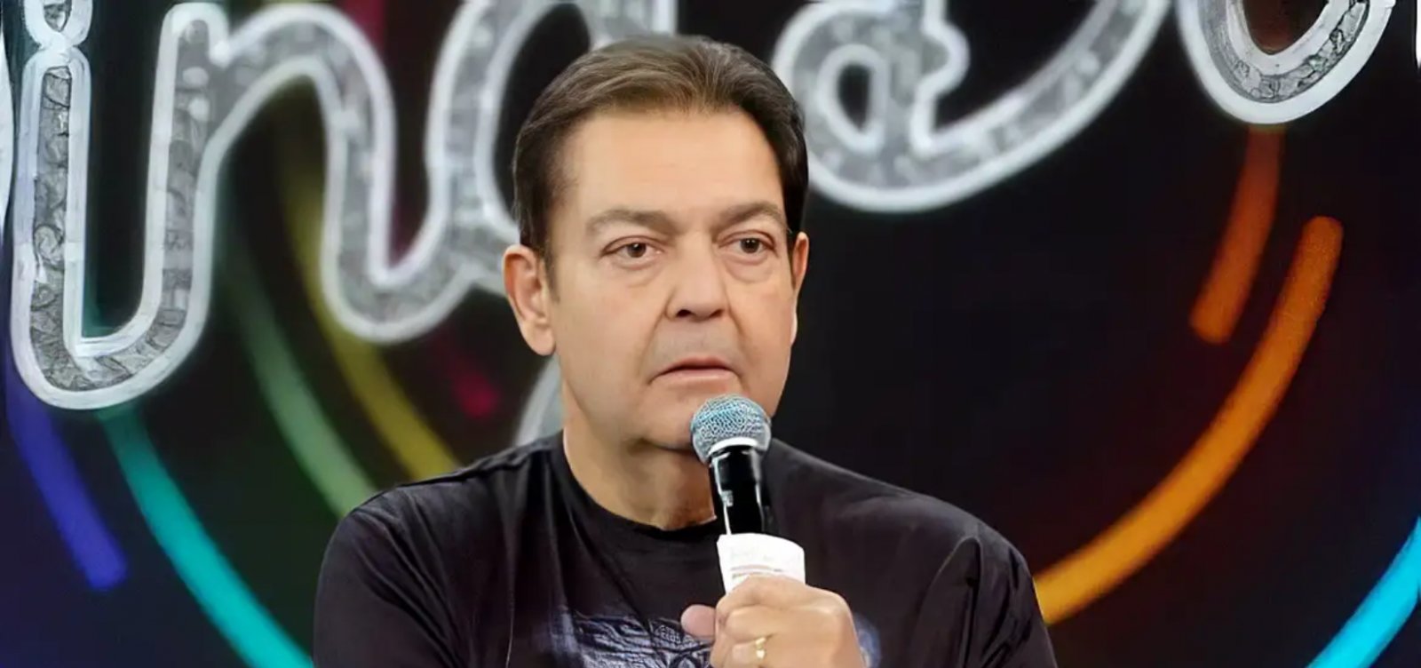 Faustão volta a ser internado em São Paulo por infecção na perna
