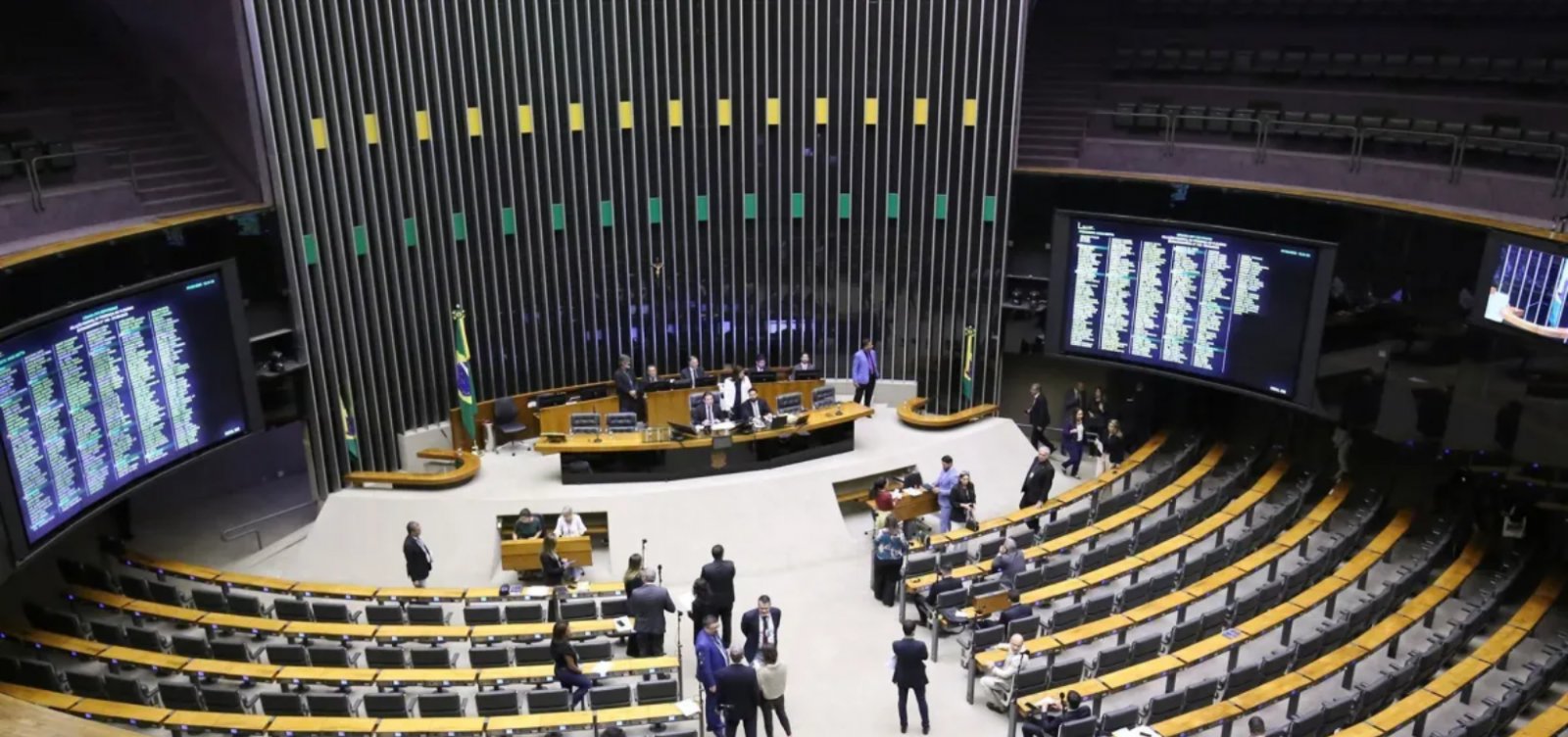 Câmara aprova MP que cria programa para acelerar análise de benefícios do INSS