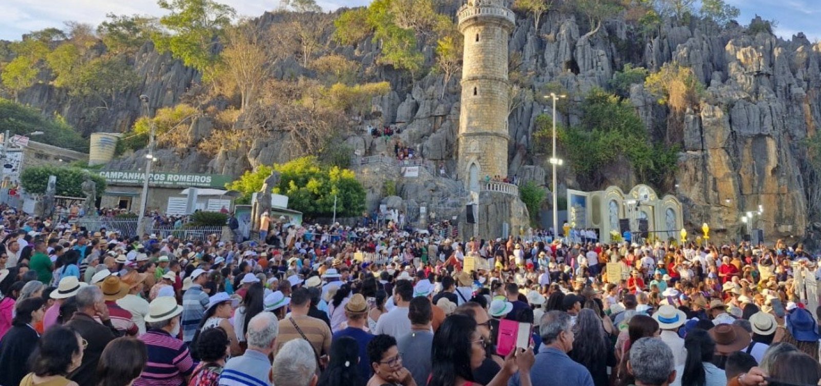 Romaria de Bom Jesus da Lapa reúne 700 mil romeiros e peregrinos na Bahia