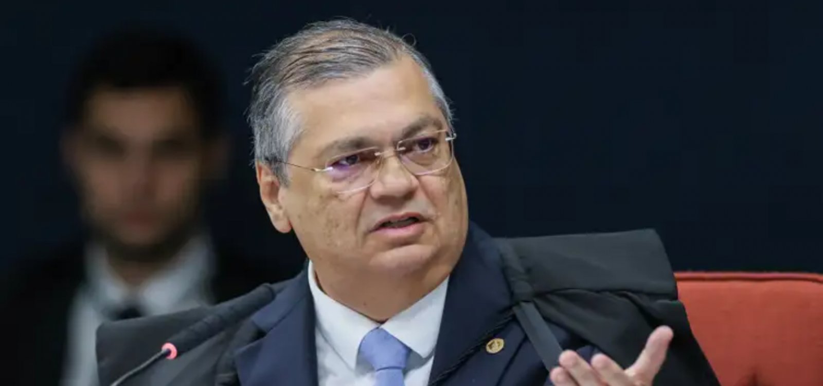 Dino vota para garantir benefício a mulheres vítimas de violência doméstica