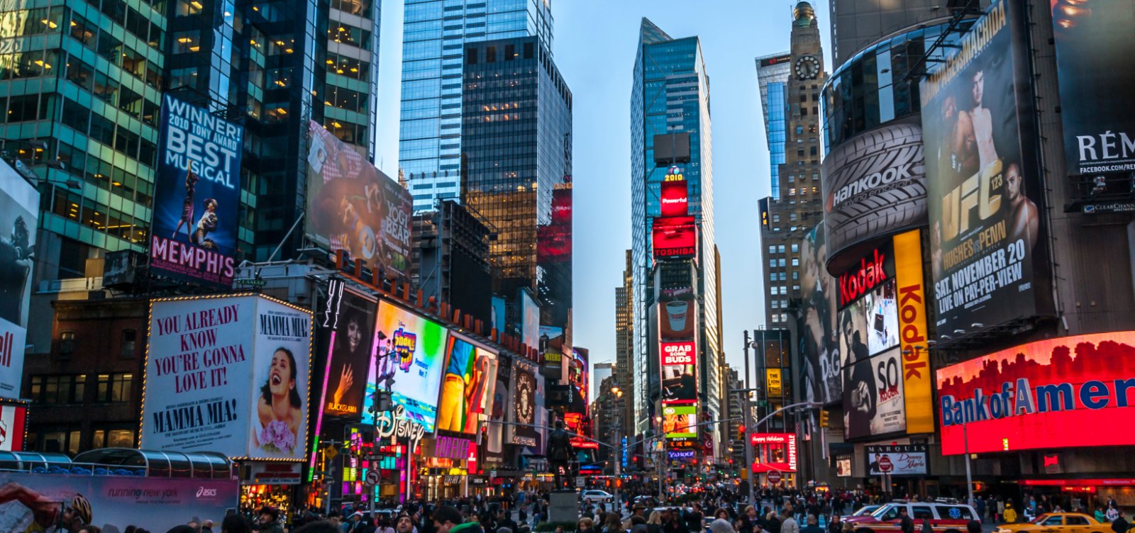 Adolescente de 17 anos atira na Times Square e fere três pessoas