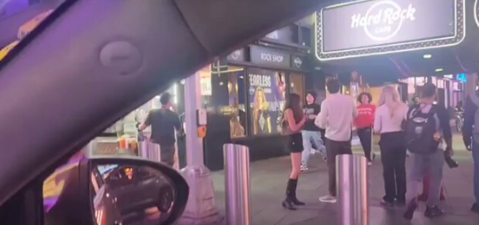 Tiroteio na Times Square deixa três feridos em NYC; adolescente é detido